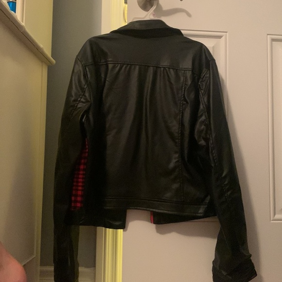 Faux leather jacket with black and red plaid print - Picture 6 of 6